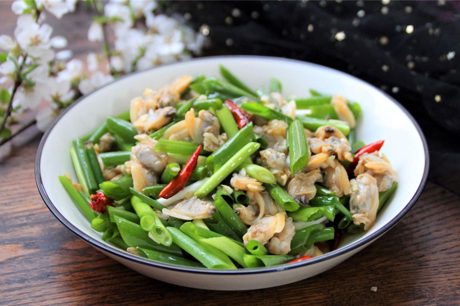 Asian Flower Clams Salad With Spring Onions Recipe