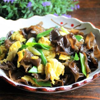 Scrambled Eggs with Black Fungus and green onion recipe for black fungus