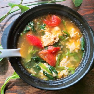 Spinach Tomato And Egg Soup Recipe