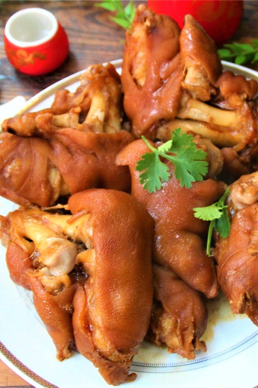 Pig feet stew Chinese pork trotters China food Chinese homemade dish recipes