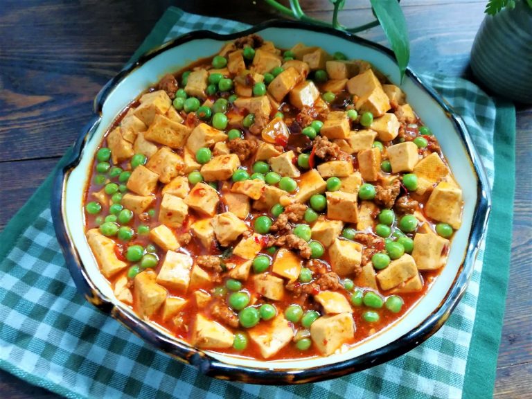 Tofu with peas and ground pork recipe china food
