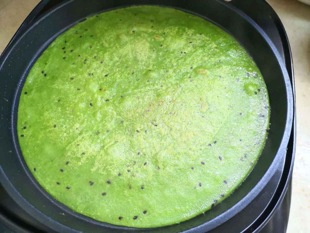 Spinach egg crepes healthy breakfast 