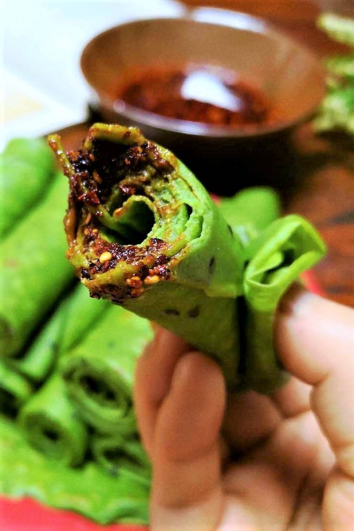 Spinach egg crepes healthy breakfast 